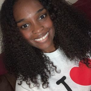 Meet your Posher, Latoya